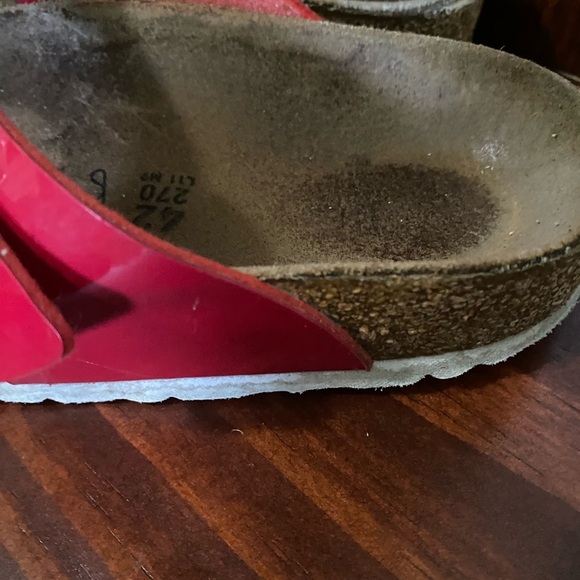 BIRKENSTOCK GIZEH 2025 TANGO RED PATENT Birko Flor T Strap Thong Sandal Sz 42/11 - Picture 9 of 11